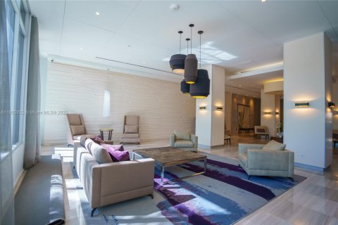 Condo in Sunny Isles Beach, Florida, 2 bedrooms  № 1957036 - photo 25