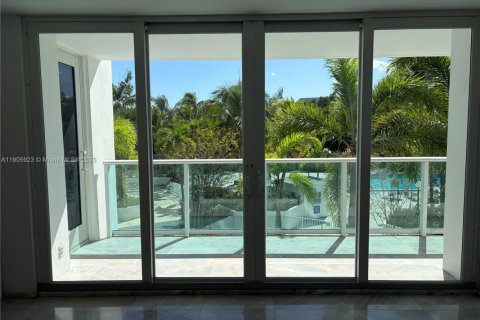 Condo in Sunny Isles Beach, Florida, 2 bedrooms  № 1957036 - photo 16