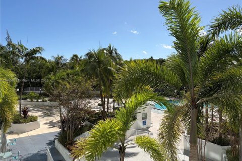 Condo in Sunny Isles Beach, Florida, 2 bedrooms  № 1957036 - photo 2