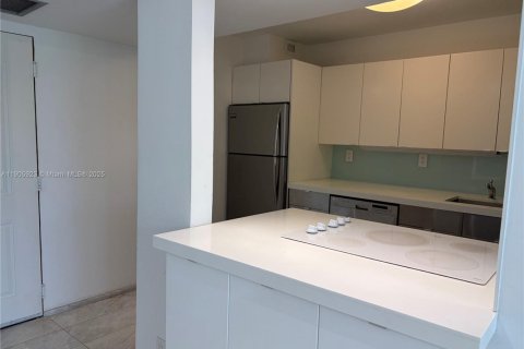 Condo in Sunny Isles Beach, Florida, 2 bedrooms  № 1957036 - photo 5