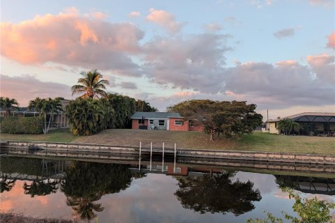 Land in Cape Coral, Florida № 2109172 - photo 11