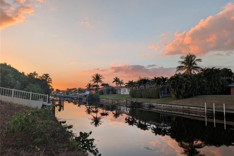 Land in Cape Coral, Florida № 2109172 - photo 14