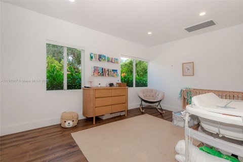 House in Miami, Florida 6 bedrooms, 197.88 sq.m. № 1940167 - photo 18