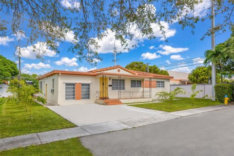 House in North Miami Beach, Florida 3 bedrooms, 142.88 sq.m. № 1949754 - photo 2