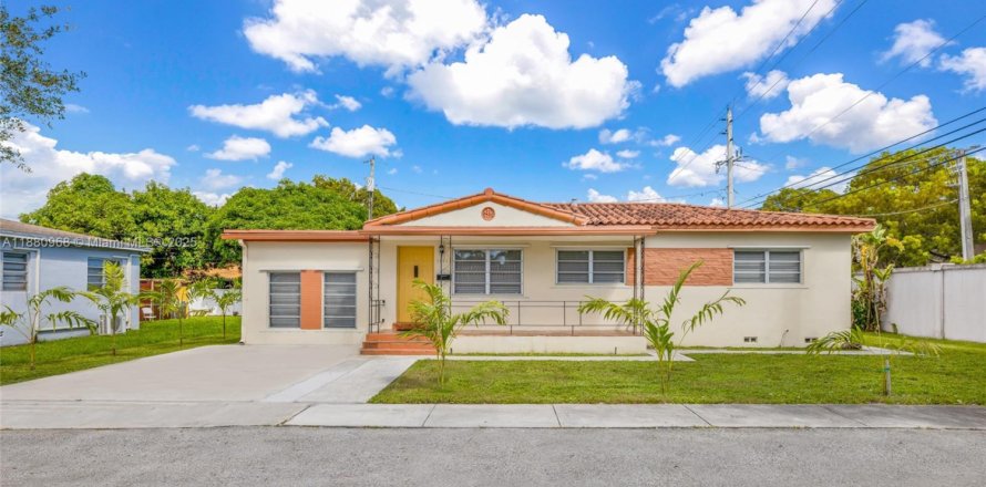 House in North Miami Beach, Florida 3 bedrooms, 142.88 sq.m. № 1949754