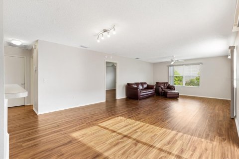 Casa en venta en The Villages, Florida, 1 dormitorio, 92.07 m2 № 1772129 - foto 7