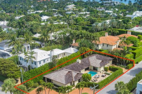 House in Palm Beach, Florida 3 bedrooms, 282.24 sq.m. № 2158424 - photo 2