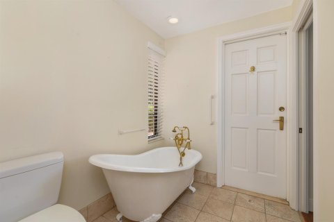 House in Palm Beach, Florida 3 bedrooms, 282.24 sq.m. № 2158424 - photo 15
