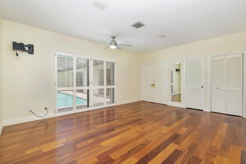 House in Palm Beach, Florida 3 bedrooms, 282.24 sq.m. № 2158424 - photo 13