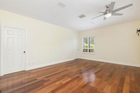 House in Palm Beach, Florida 3 bedrooms, 282.24 sq.m. № 2158424 - photo 12