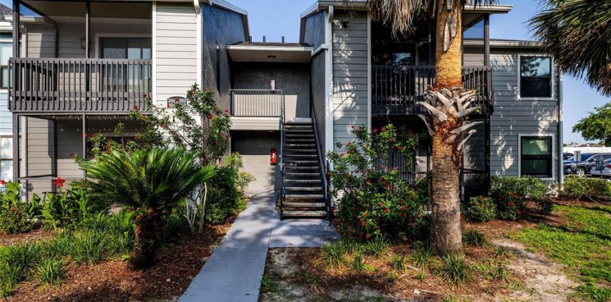 Condominio en Casselberry, Florida, 1 dormitorio № 1767894