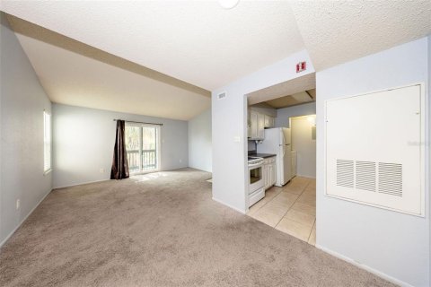 Condominio en venta en Casselberry, Florida, 1 dormitorio, 59.92 m2 № 1767894 - foto 12