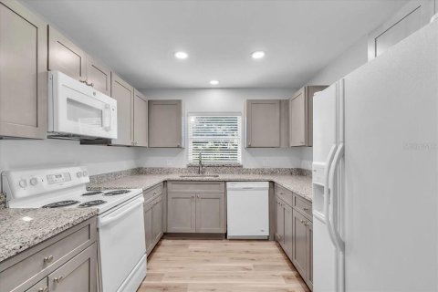 Condominio en alquiler en Sarasota, Florida, 2 dormitorios, 123.93 m2 № 1909303 - foto 6