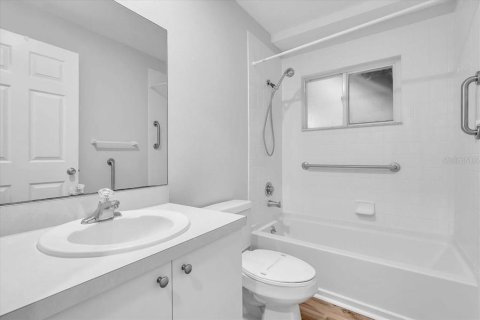 Condominio en alquiler en Sarasota, Florida, 2 dormitorios, 123.93 m2 № 1909303 - foto 11