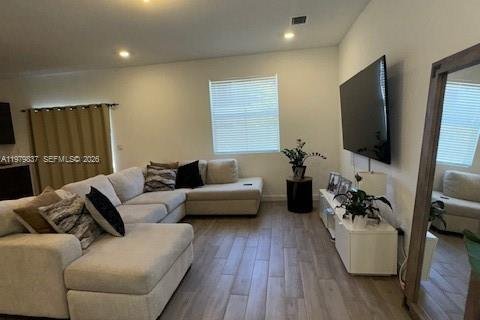 Touwnhouse à louer à Homestead, Floride: 4 chambres, 163.23 m2 № 2046180 - photo 6