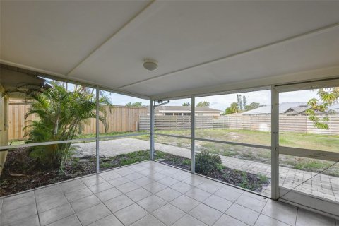 Villa ou maison à vendre à Bradenton, Floride: 3 chambres, 126.16 m2 № 2096427 - photo 4
