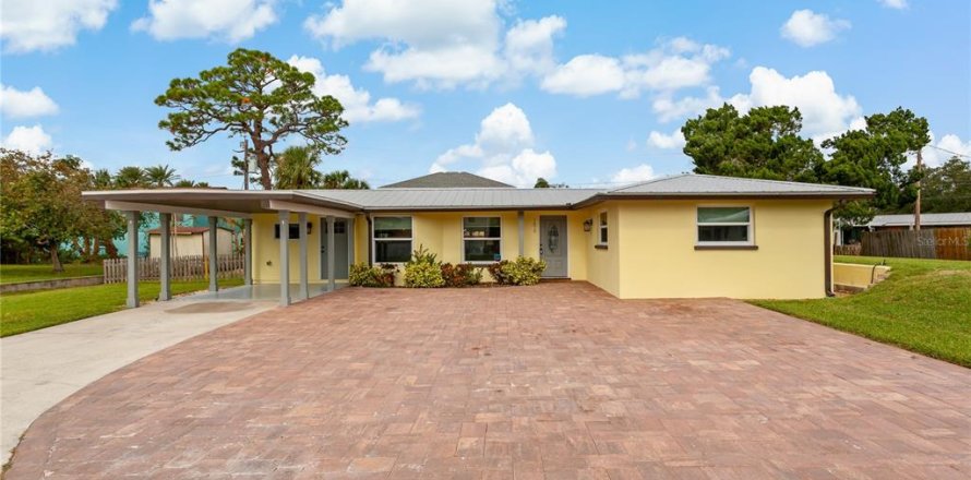 House in Sarasota, Florida 3 bedrooms, 141.58 sq.m. № 426613