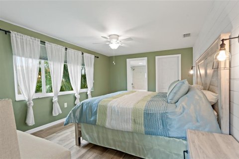 House in Sarasota, Florida 3 bedrooms, 141.58 sq.m. № 426613 - photo 16