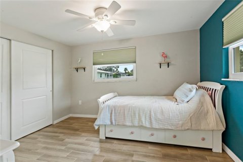 House in Sarasota, Florida 3 bedrooms, 141.58 sq.m. № 426613 - photo 27