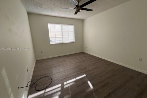 Condo in Miramar, Florida, 2 bedrooms № 2154915 - photo 9