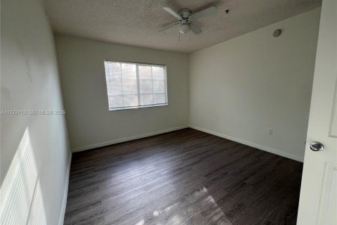 Condo in Miramar, Florida, 2 bedrooms № 2154915 - photo 13