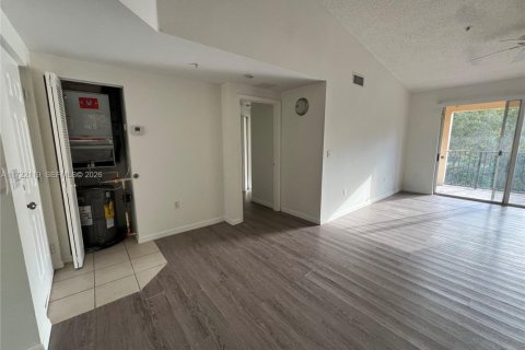 Condo in Miramar, Florida, 2 bedrooms № 2154915 - photo 3