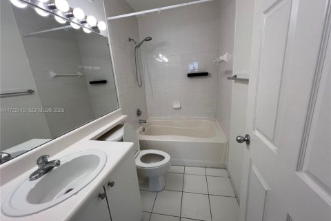 Condo in Miramar, Florida, 2 bedrooms № 2154915 - photo 11