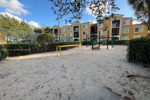 Condo in Miramar, Florida, 2 bedrooms № 2154915 - photo 21