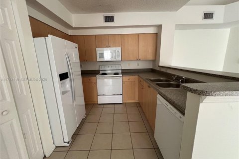 Condo in Miramar, Florida, 2 bedrooms № 2154915 - photo 7