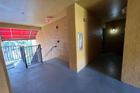 Condo in Miramar, Florida, 2 bedrooms № 2154915 - photo 17