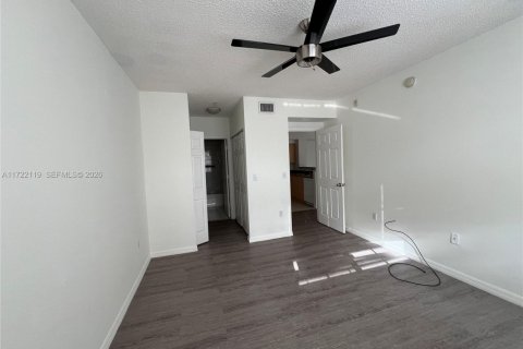 Condo in Miramar, Florida, 2 bedrooms № 2154915 - photo 10