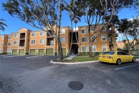Condo in Miramar, Florida, 2 bedrooms № 2154915 - photo 19