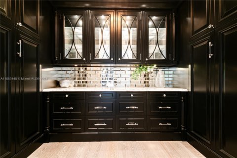 Villa ou maison à louer à Fort Lauderdale, Floride: 9 chambres, 2021.18 m2 № 1935151 - photo 30