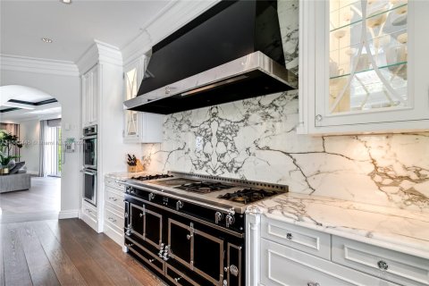 Villa ou maison à louer à Fort Lauderdale, Floride: 9 chambres, 2021.18 m2 № 1935151 - photo 27