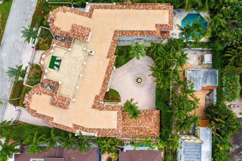 Villa ou maison à louer à Fort Lauderdale, Floride: 9 chambres, 2021.18 m2 № 1935151 - photo 4