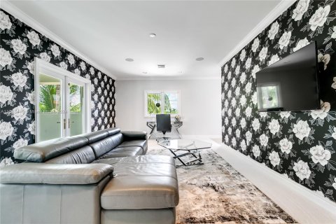 Villa ou maison à louer à Fort Lauderdale, Floride: 9 chambres, 2021.18 m2 № 1935151 - photo 12