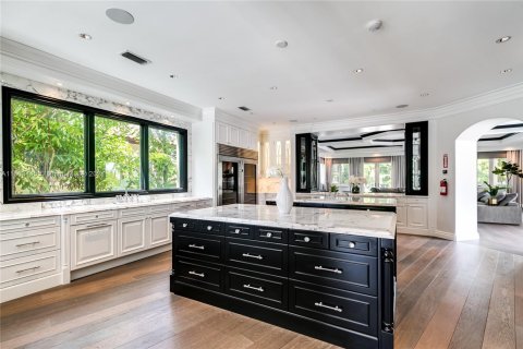 Villa ou maison à louer à Fort Lauderdale, Floride: 9 chambres, 2021.18 m2 № 1935151 - photo 25