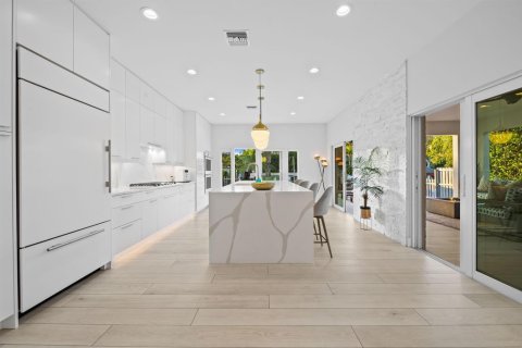 House in Fort Lauderdale, Florida 4 bedrooms, 218.97 sq.m. № 2082711 - photo 8