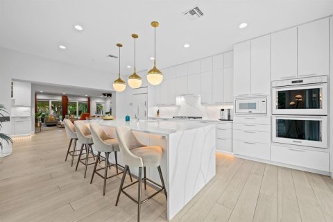 House in Fort Lauderdale, Florida 4 bedrooms, 218.97 sq.m. № 2082711 - photo 6