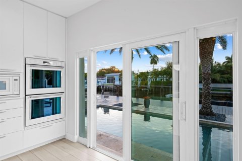 House in Fort Lauderdale, Florida 4 bedrooms, 218.97 sq.m. № 2082711 - photo 9