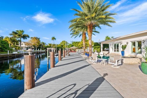 House in Fort Lauderdale, Florida 4 bedrooms, 218.97 sq.m. № 2082711 - photo 19