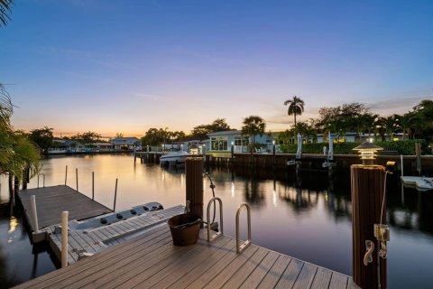 House in Fort Lauderdale, Florida 4 bedrooms, 218.97 sq.m. № 2082711 - photo 2