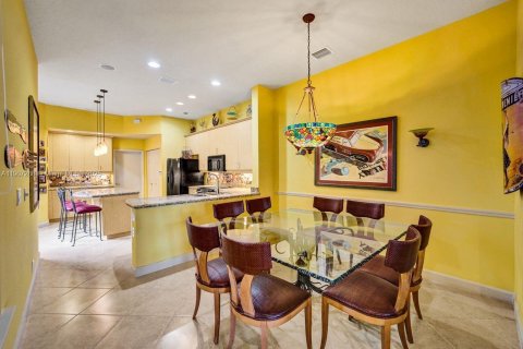 Townhouse in Hollywood, Florida 3 bedrooms, 197.51 sq.m. № 2013132 - photo 8