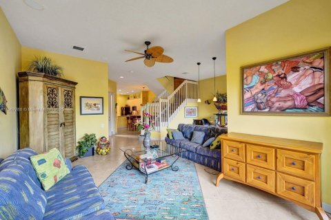 Townhouse in Hollywood, Florida 3 bedrooms, 197.51 sq.m. № 2013132 - photo 22