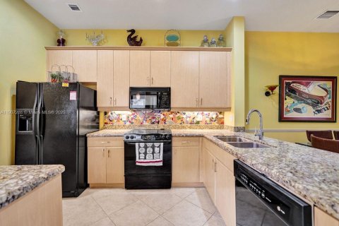 Townhouse in Hollywood, Florida 3 bedrooms, 197.51 sq.m. № 2013132 - photo 14