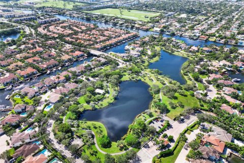 Townhouse in Hollywood, Florida 3 bedrooms, 197.51 sq.m. № 2013132 - photo 7