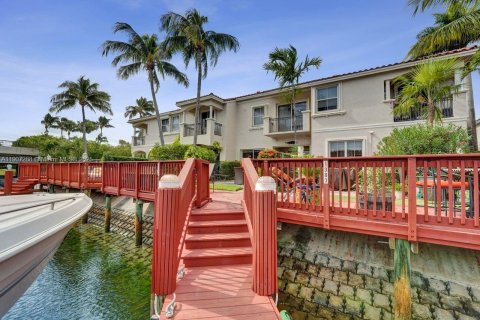 Townhouse in Hollywood, Florida 3 bedrooms, 197.51 sq.m. № 2013132 - photo 28