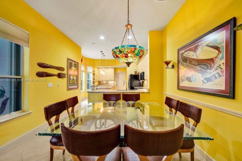 Townhouse in Hollywood, Florida 3 bedrooms, 197.51 sq.m. № 2013132 - photo 9