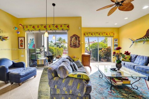 Townhouse in Hollywood, Florida 3 bedrooms, 197.51 sq.m. № 2013132 - photo 20