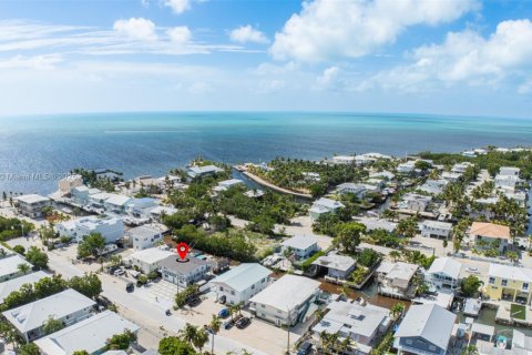 House in Key Largo, Florida 4 bedrooms, 206.52 sq.m. № 1936244 - photo 1